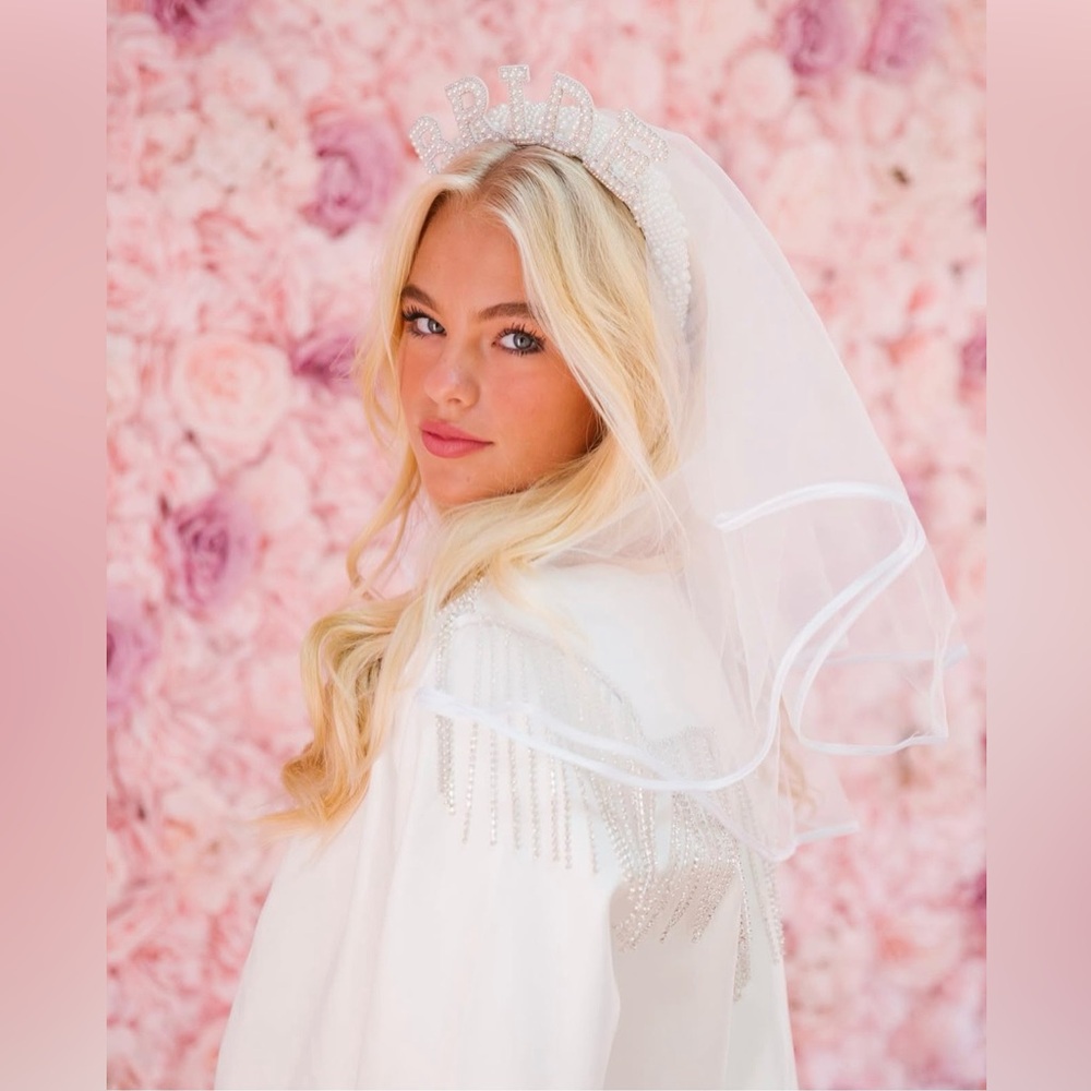 Judith March White Diamond Fringe Set with Beaded Bride Veil Headband - Picture 4 of 5